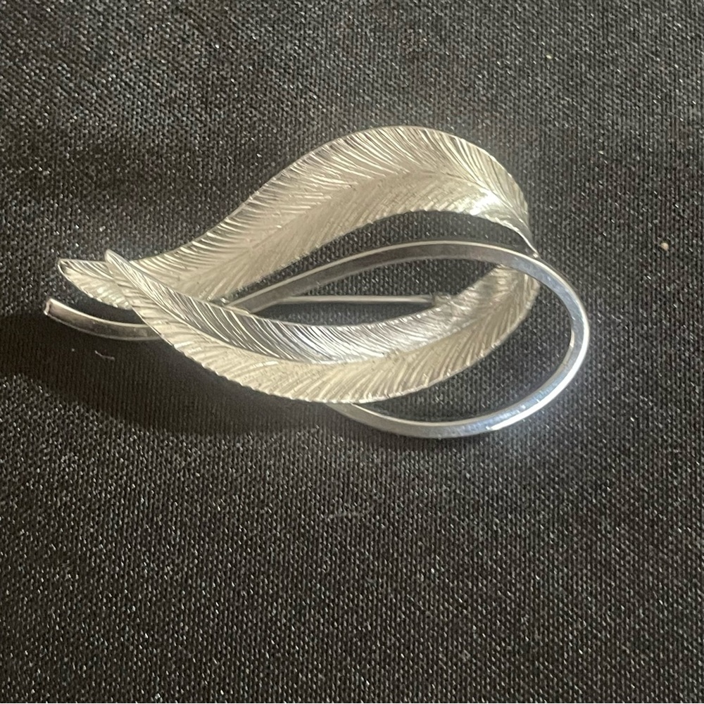 Vintage WELLS Sterling Silver Feather Brooch